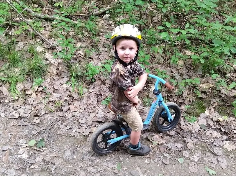 How to teach a child to 2024 pedal a bike