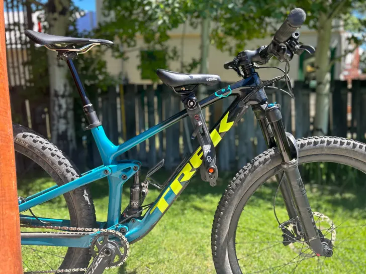 Trek mountain bike with Kids Ride Shotgun 2.0 bike seat